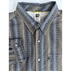 The North Face Men's XL Blue Tan Striped Active‎ Outdoors Long Sleeve Button Up